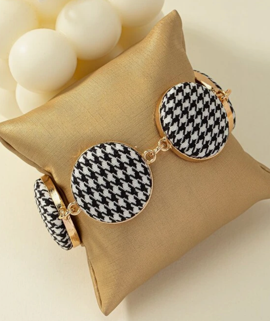 Houndstooth Pattern Bracelet